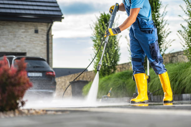 Best Driveway Pressure Washing  in Northwood, IA